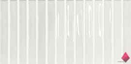 Белая рельефная плитка на фартук