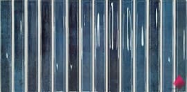 Синяя плитка рейками фото