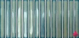 Зеленая плитка под рейки