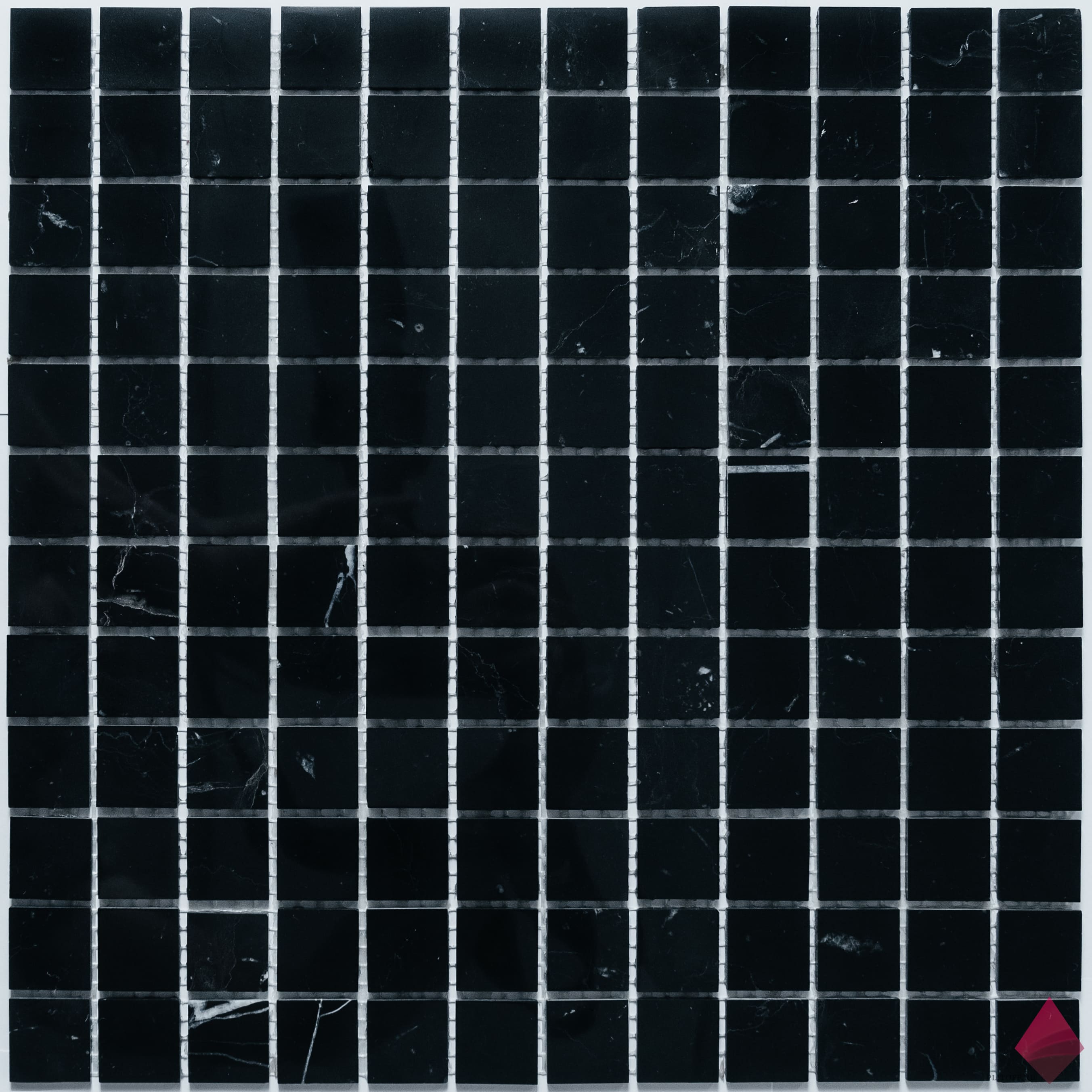 Черная глянцевая мозаика под мрамор