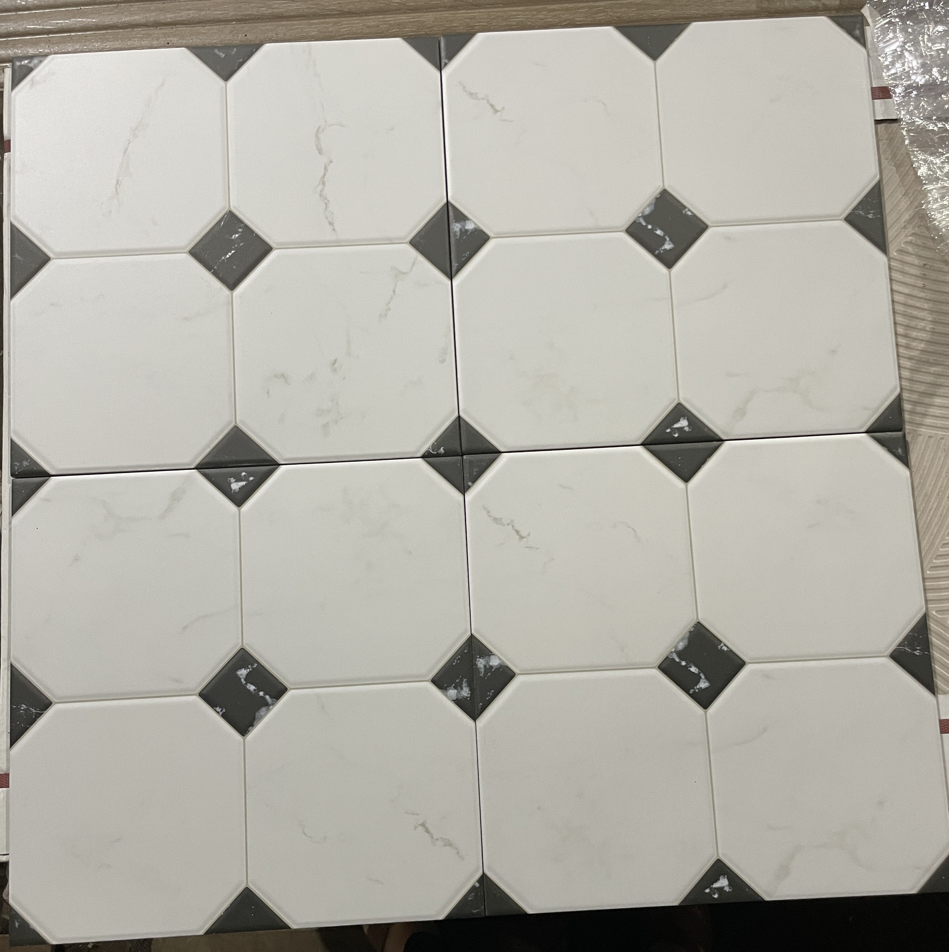betera blanco 33.3×33.3 Черно белая плитка под мрамор